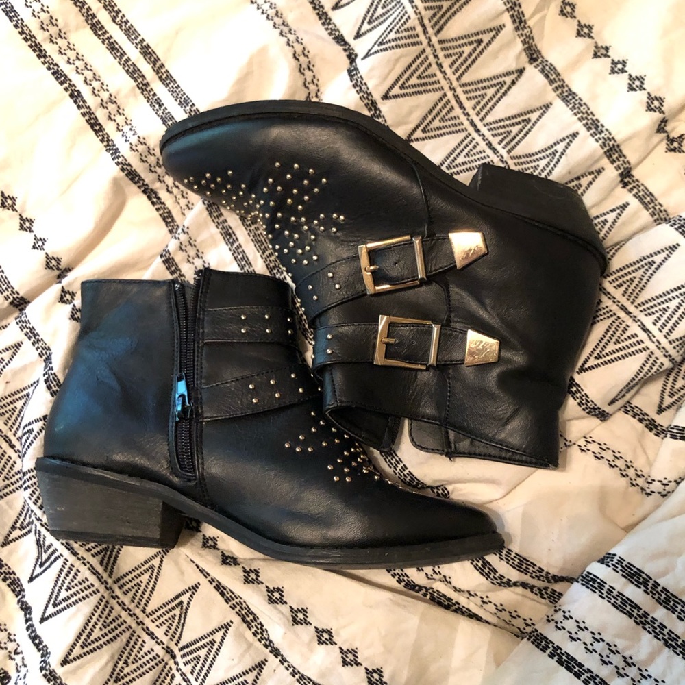 Black ankle booties